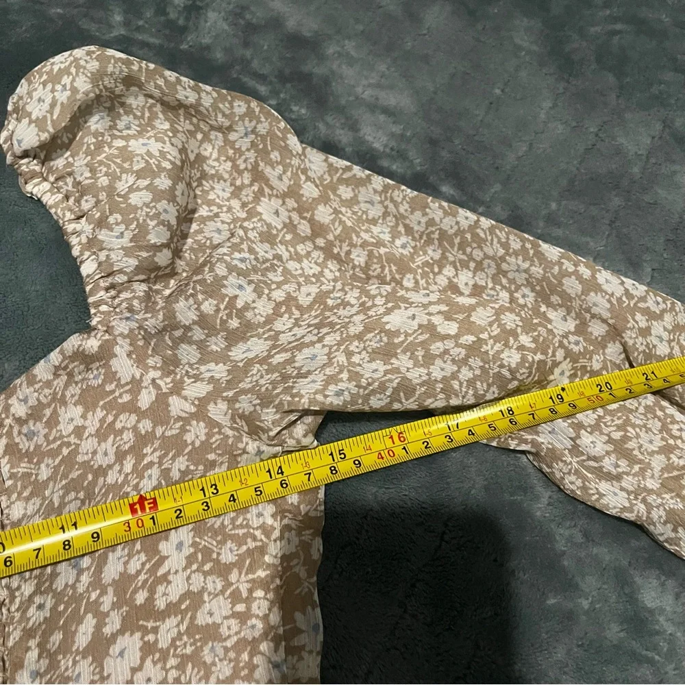 Astr Floral Blouse with Long Sleeves in‎ Tan